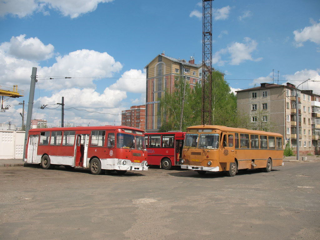 Марий Эл, ЛиАЗ-677М № 4; Марий Эл, ЛиАЗ-677М № 119; Марий Эл — Автовокзалы, автостанции и места посадки "с тротуара"