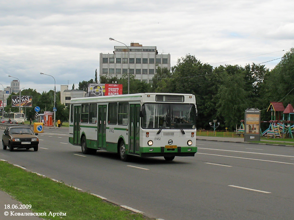 Москва, ЛиАЗ-5256.25 № 01452