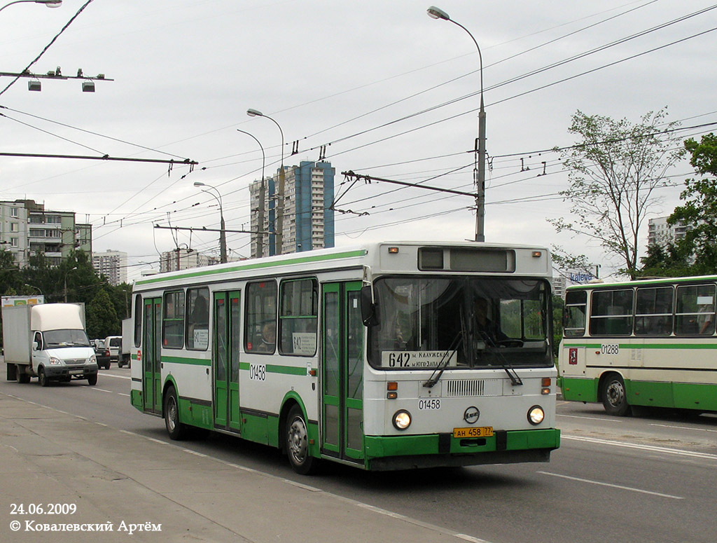 Москва, ЛиАЗ-5256.25 № 01458