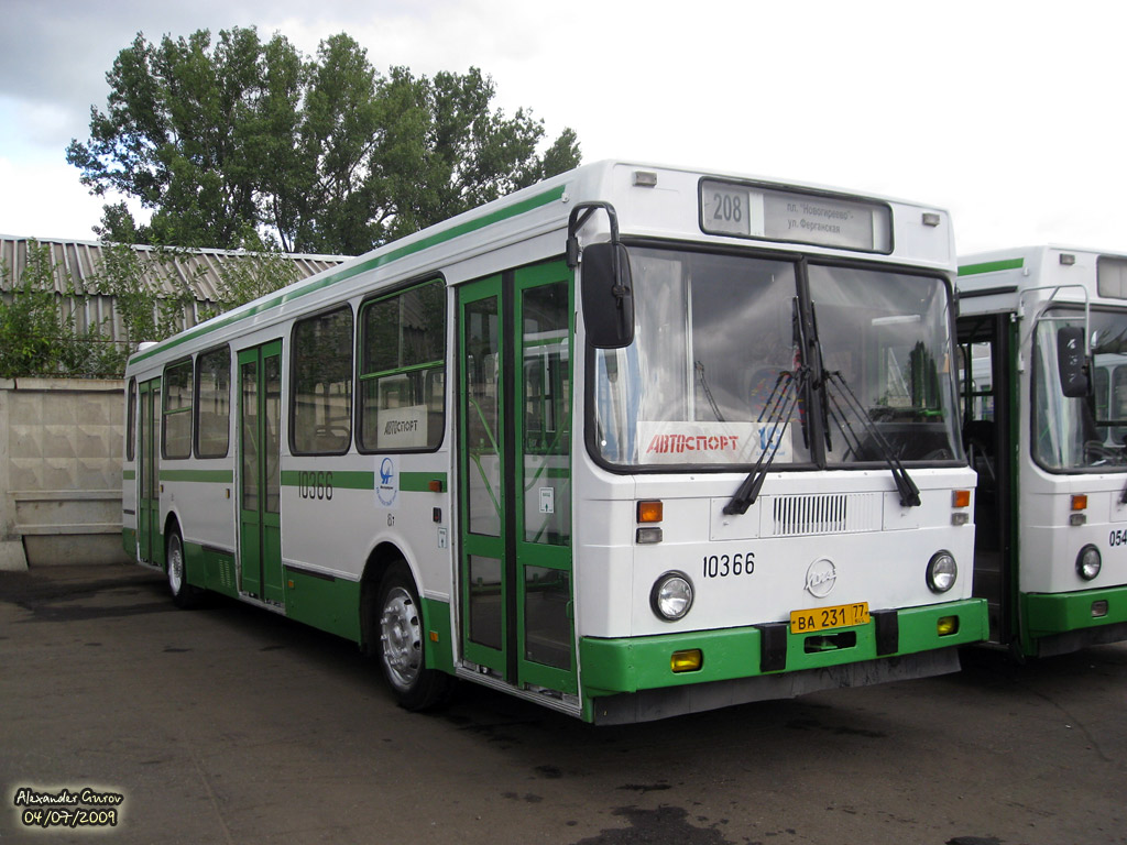 Moskau, LiAZ-5256.25 Nr. 10366