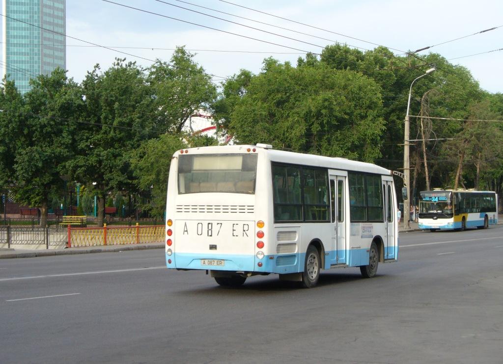 Алматы, Taihu XQ6801 № A 087 ER