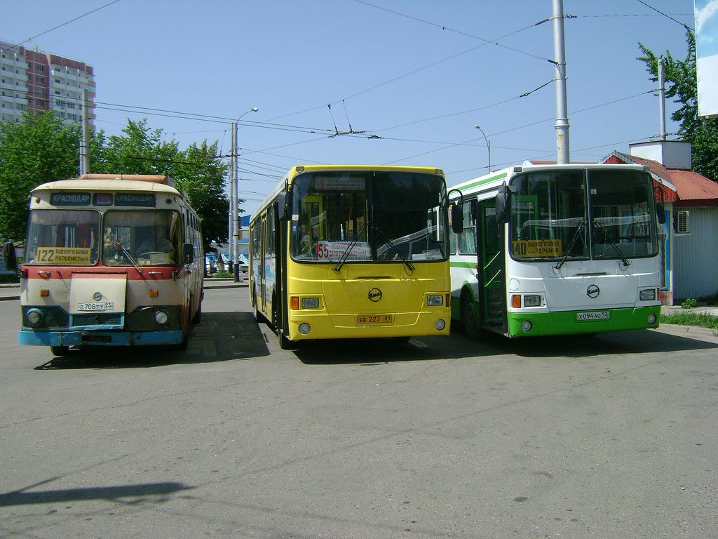 Краснодарский край, ЛиАЗ-677 № В 708 РУ 23; Краснодарский край,  ЛиАЗ-5256.35 № 001 — Фото — Автобусный транспорт