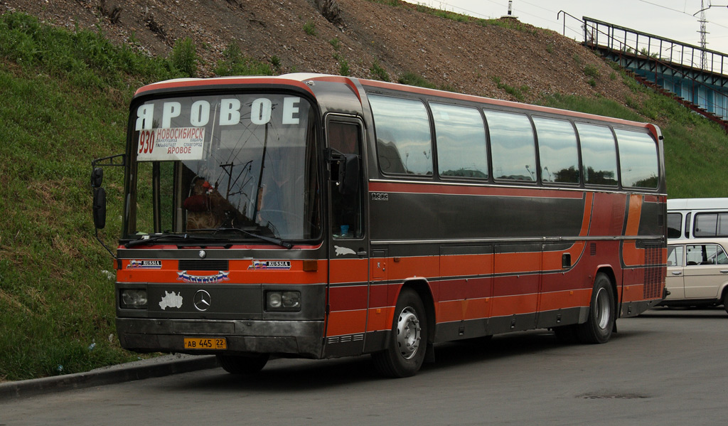 Автобус Mercedes Benz o303