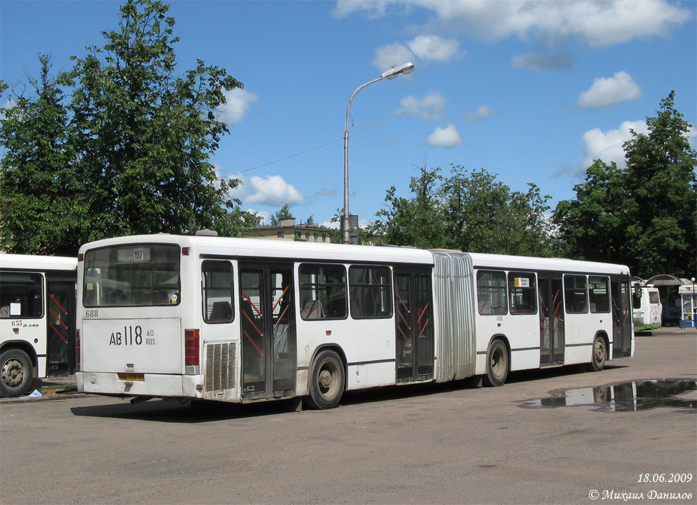 Псковская область, Mercedes-Benz O345G № 688