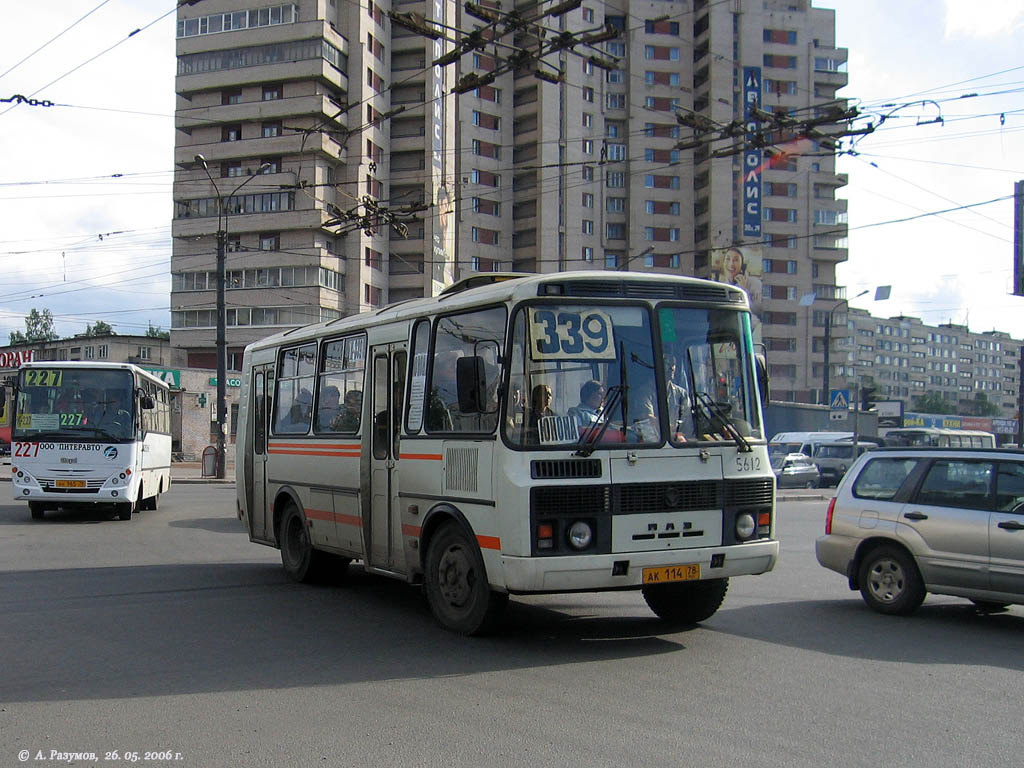 Szentpétervár, Otoyol M29 City II sz.: 1507; Szentpétervár, PAZ-32054-07 sz.: 5612