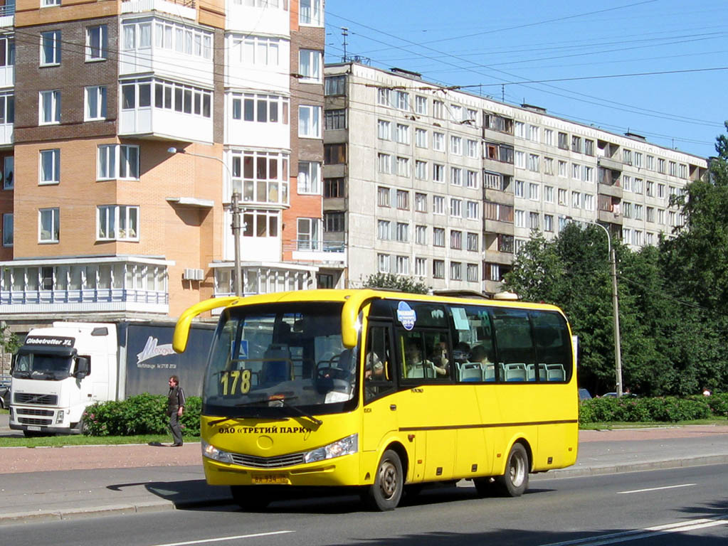 Санкт-Петербург, Yutong ZK6737D № ВА 934 78