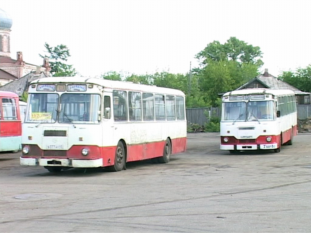 Kirovi terület, LiAZ-677M sz.: В 377 АУ 43; Kirovi terület, LiAZ-677M sz.: А 991 АМ 43