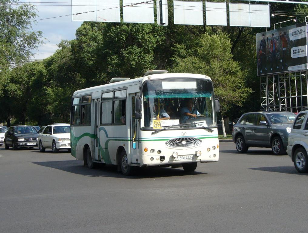 Алматы, Huaxin HM6722G № A 306 ULM