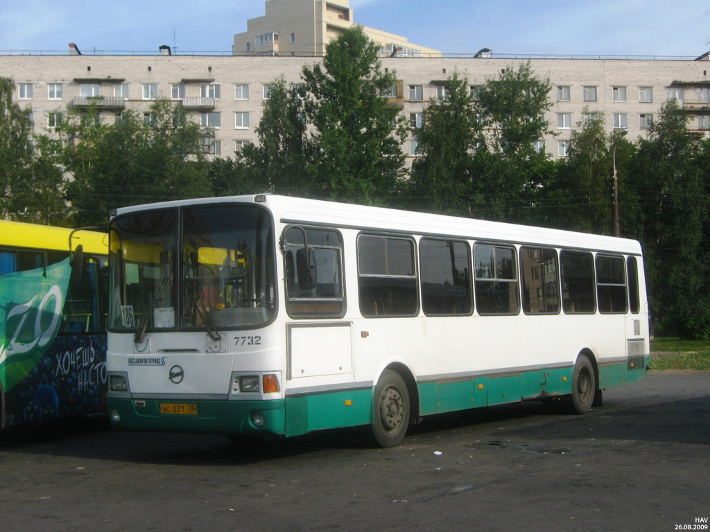 Petrohrad, LiAZ-5256.25 č. 7732