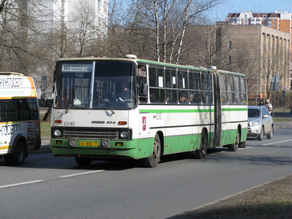 Moskau, Ikarus 280.33M Nr. 03180