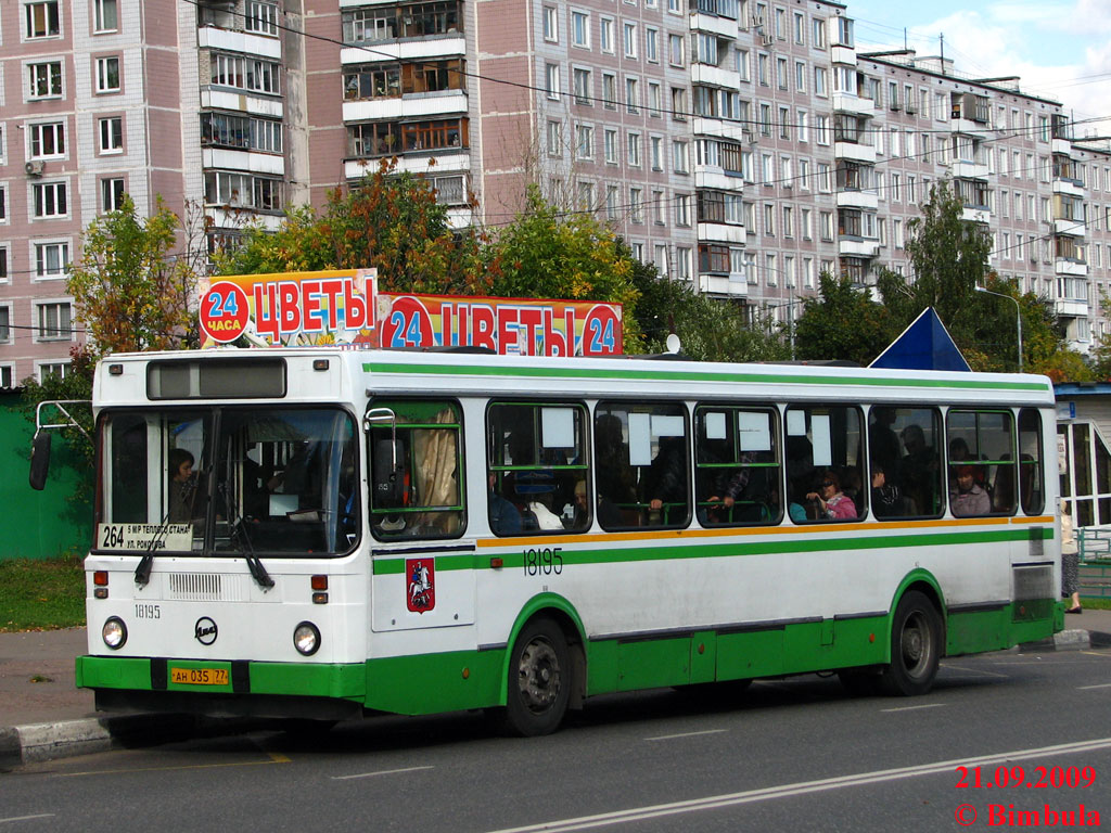 Moskva, LiAZ-5256.25 č. 18195