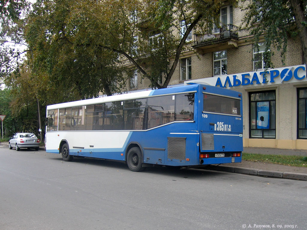 Sankt Petersburg, NefAZ-5299-10-30 Nr. 109