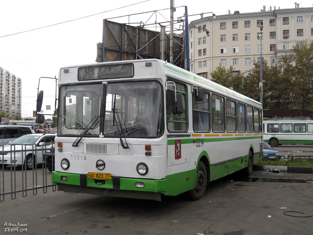 Moskau, LiAZ-5256.25 Nr. 13214