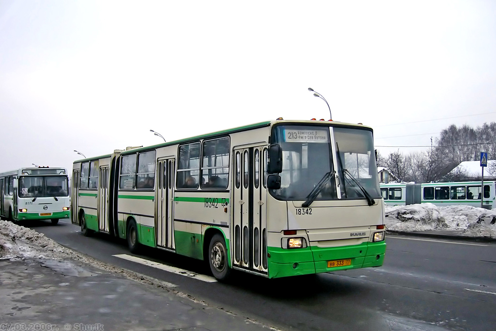 Moskau, Ikarus 280.33M Nr. 18342