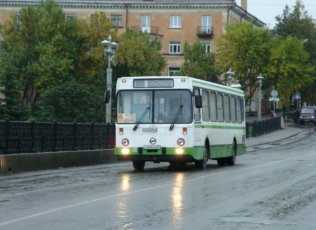 Псковская область, ЛиАЗ-5256.30 № Е 444 ЕМ 60