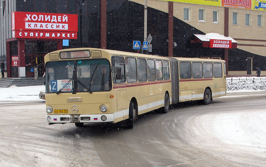 Novosibirsk region, Mercedes-Benz O305G Nr. КР 142 54