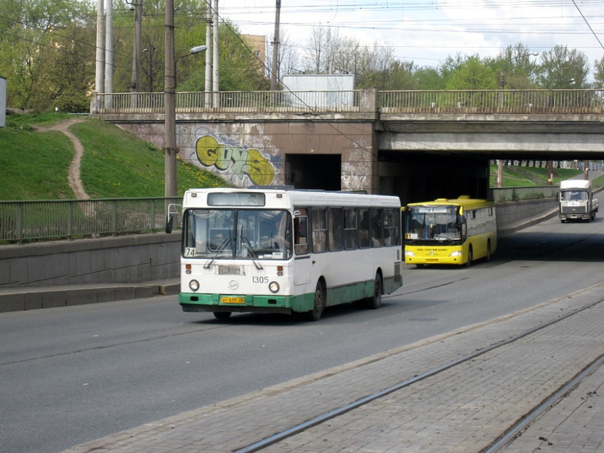 Санкт-Петербург, ЛиАЗ-5256.25 № 1305