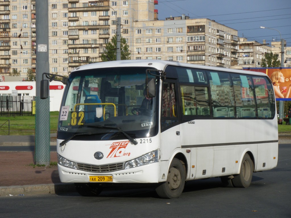 Saint Petersburg, Yutong ZK6737D # 2215