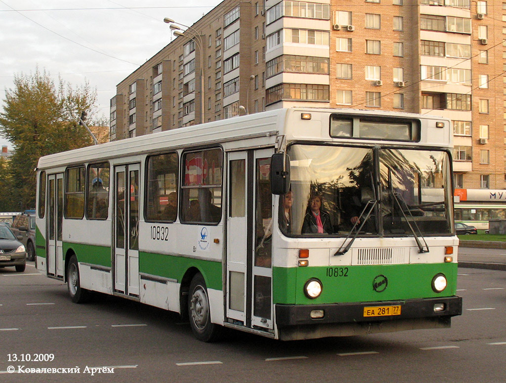 Москва, ЛиАЗ-5256.25 № 10832