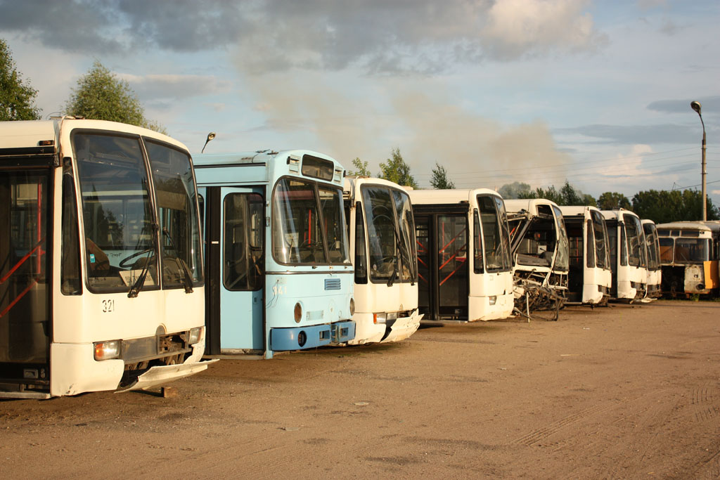 Тверская область, Mercedes-Benz O345 № 321; Тверская область, Mercedes-Benz O305 № 341; Тверская область — Нерабочие машины; Тверская область — ПАТП-1