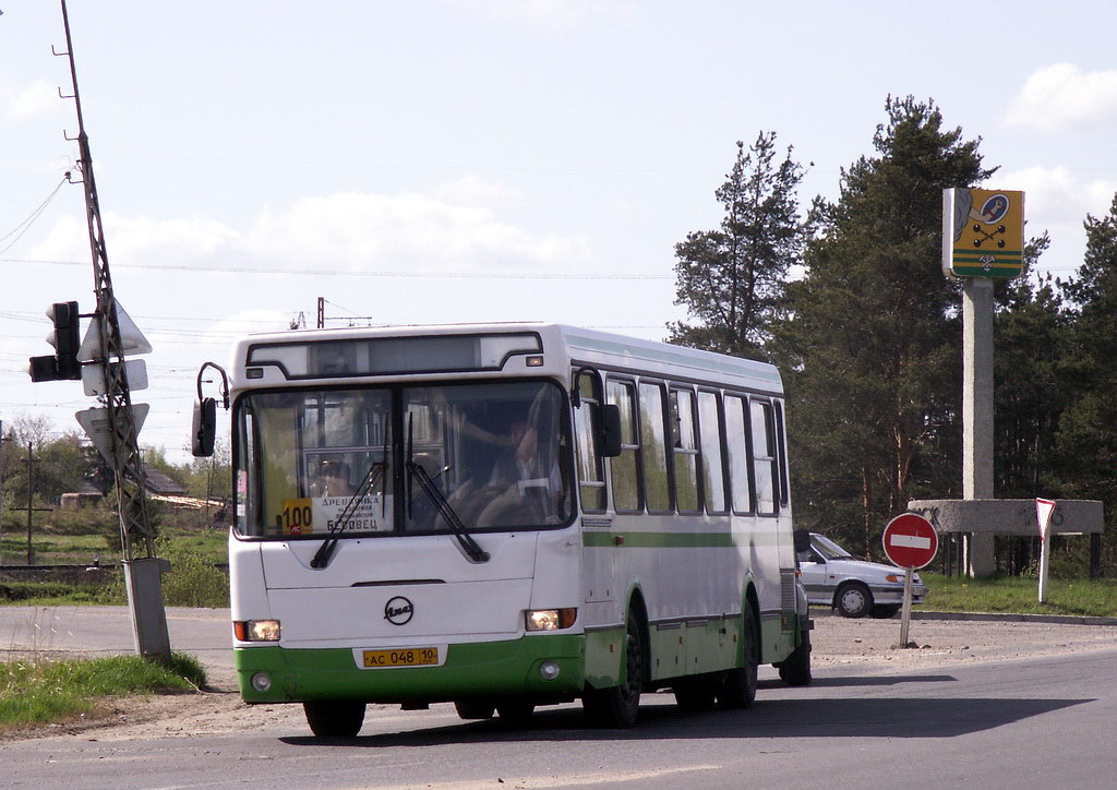 Карелия, ЛиАЗ-5256.40 № 048