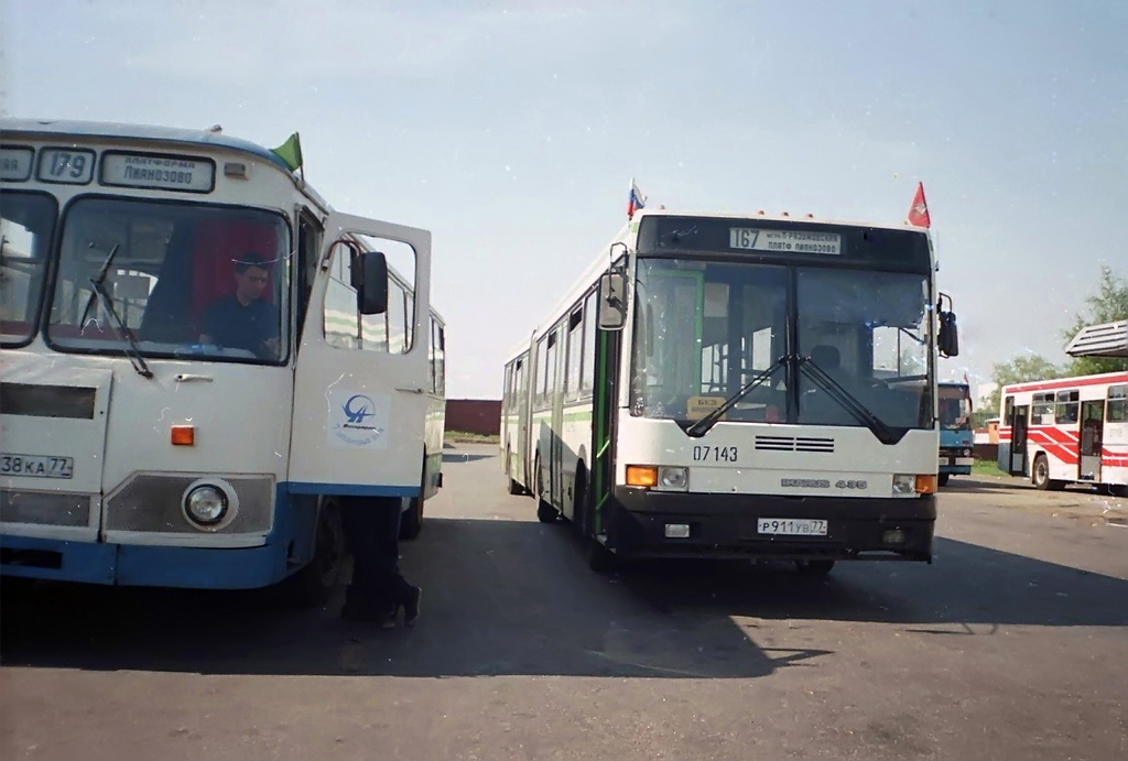 Москва, ЛиАЗ-677М (ЯАЗ) № 07322; Москва, Ikarus 435.17 № 07143