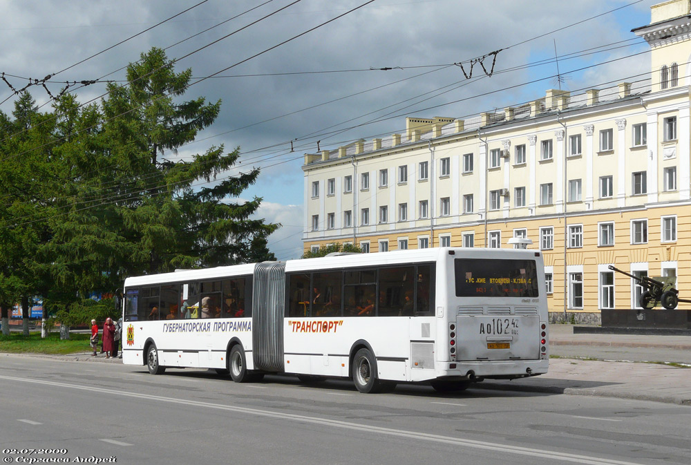 Автовокзал кемерово 102. Автобус Ленинск-Кузнецкий. ЛИАЗ 6212.00 Кемерово. Ленинск Кузнецкий троллейбус ЛИАЗ. Автобус 102 ЛИАЗ.