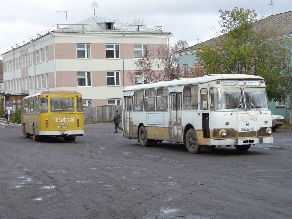 Кировская область, ЛиАЗ-677М № О 822 ВВ 43; Кировская область, ЛиАЗ-677М № О 854 ВВ 43