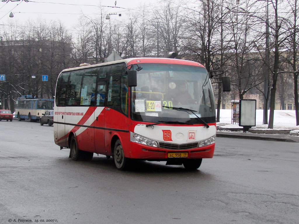 Санкт-Петербург, Yutong ZK6737D № n358