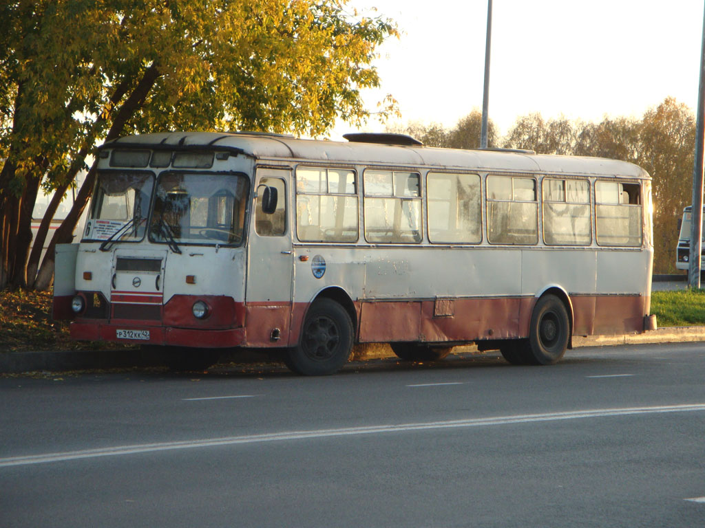 Кемеровская область - Кузбасс, ЛиАЗ-677М № Р 312 КК 42