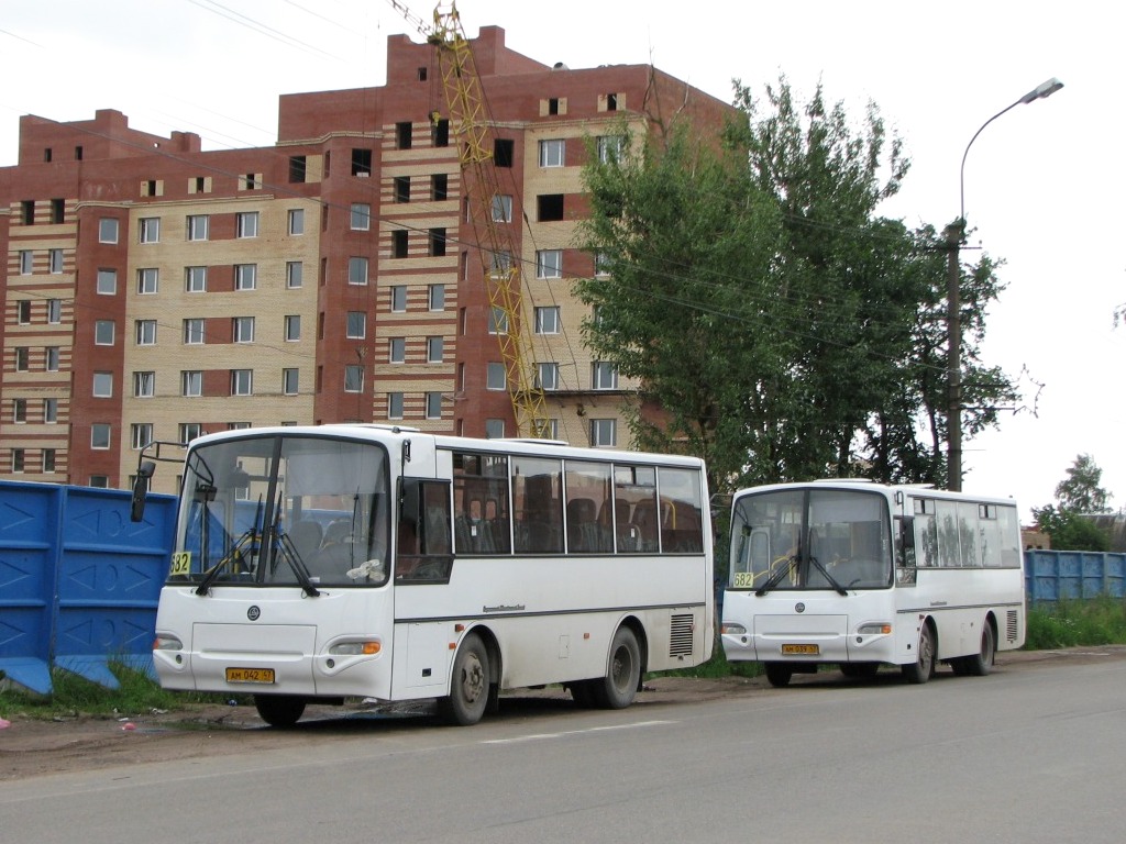 Ленинградская область, КАвЗ-4235-31 (2-2) № АМ 042 47; Ленинградская область, КАвЗ-4235-31 (2-2) № АМ 039 47