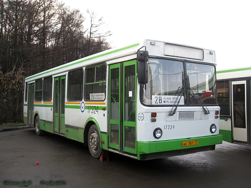 Moskau, LiAZ-5256.25 Nr. 17324