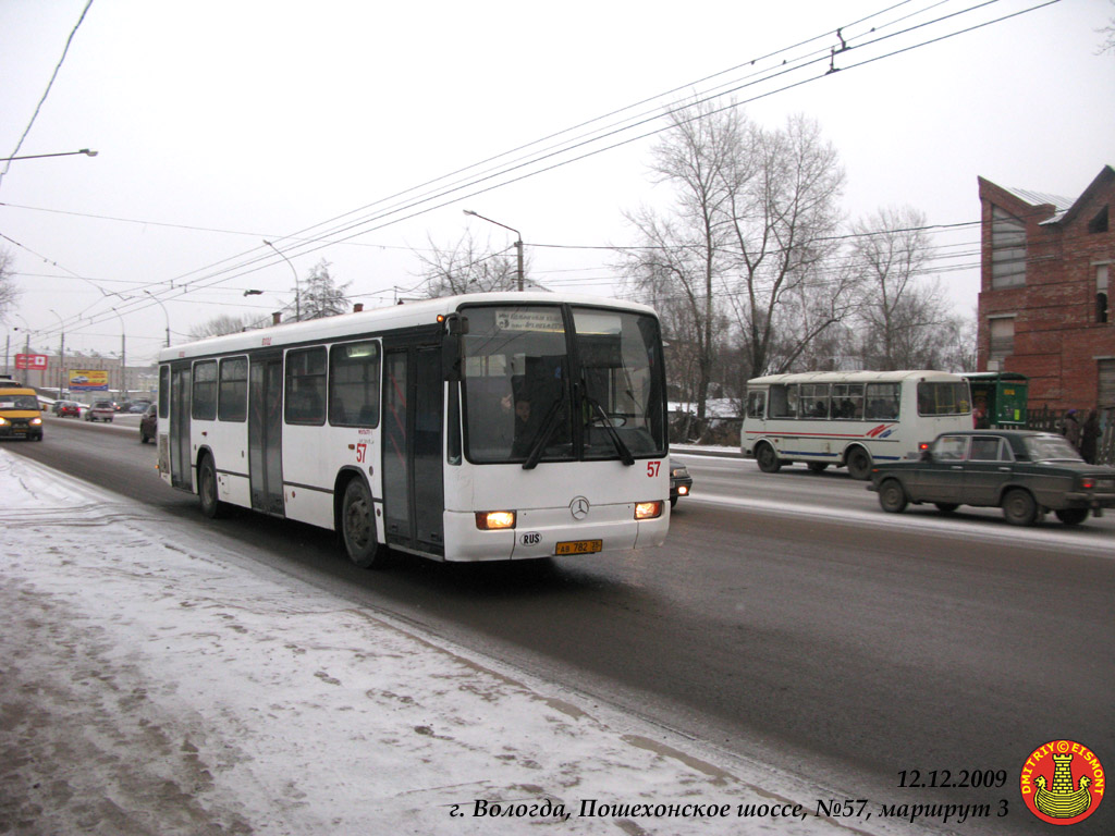 Wologda Region, Mercedes-Benz O345 Nr. 57; Wologda Region, PAZ-32054 Nr. АК 068 35