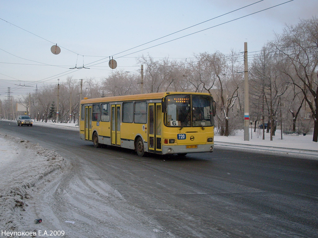 Омская область, ЛиАЗ-5256.45 № 720