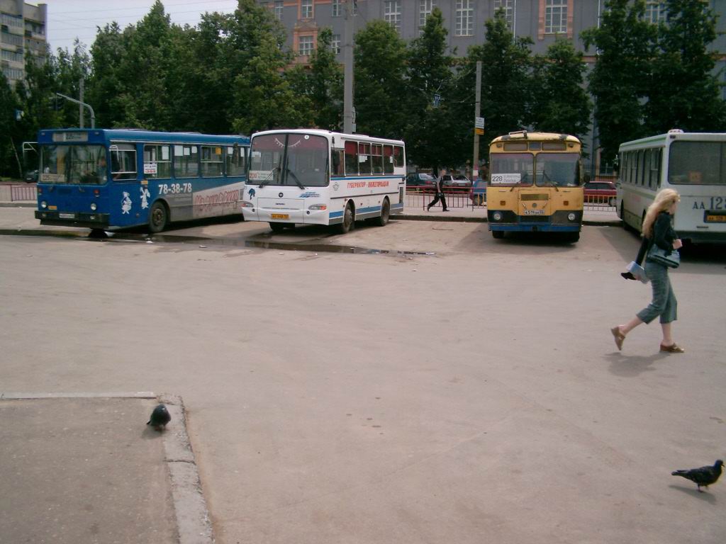 Nizhegorodskaya region, PAZ-4230-03 № 10125; Nizhegorodskaya region, LiAZ-677M № 31061; Nizhegorodskaya region — Bus stations, End Stations