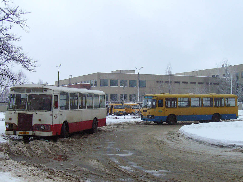 Пензенская область, ЛиАЗ-677М № 54; Пензенская область, ЛиАЗ-677М № 38; Пензенская область — Автобусные вокзалы, станции и конечные остановки