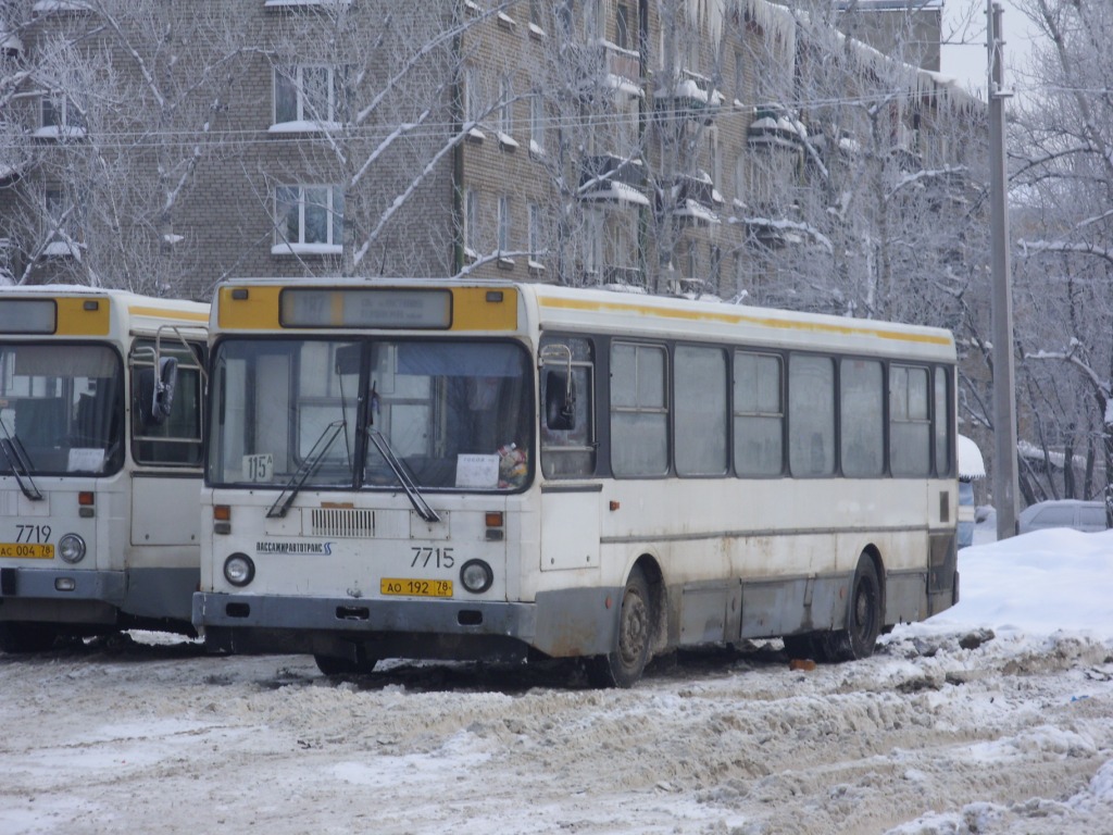 Санкт-Петербург, ЛиАЗ-5256.25 № 7715