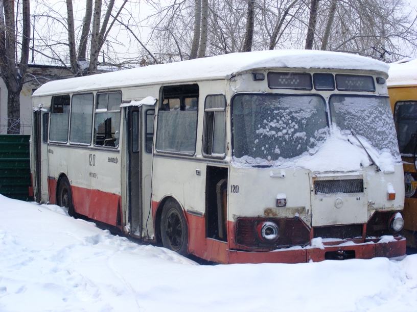 Хабаровский край, ЛиАЗ-677М № 120