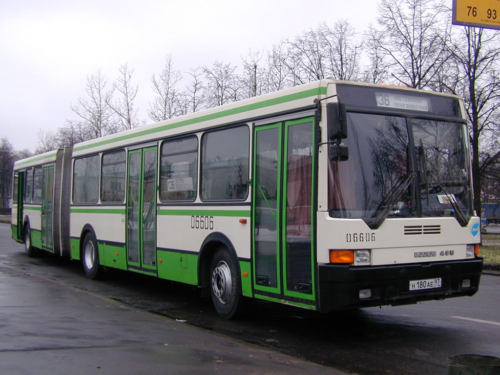 Moskau, Ikarus 435.17 Nr. 06606