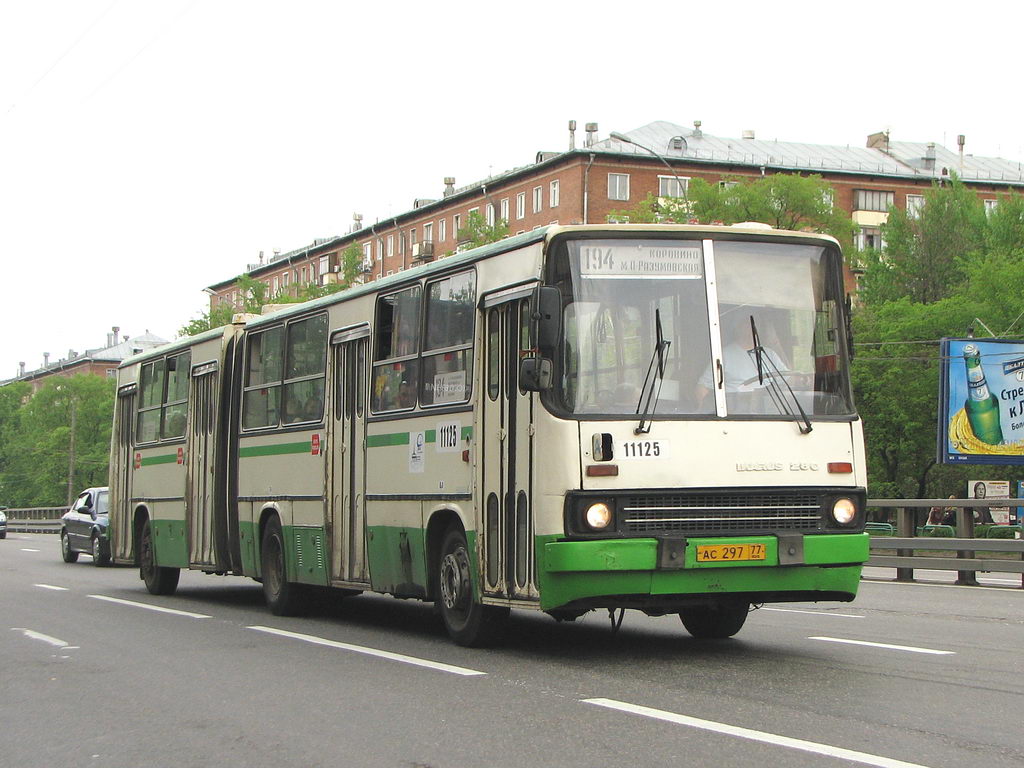 Moskva, Ikarus 280.33M č. 11125