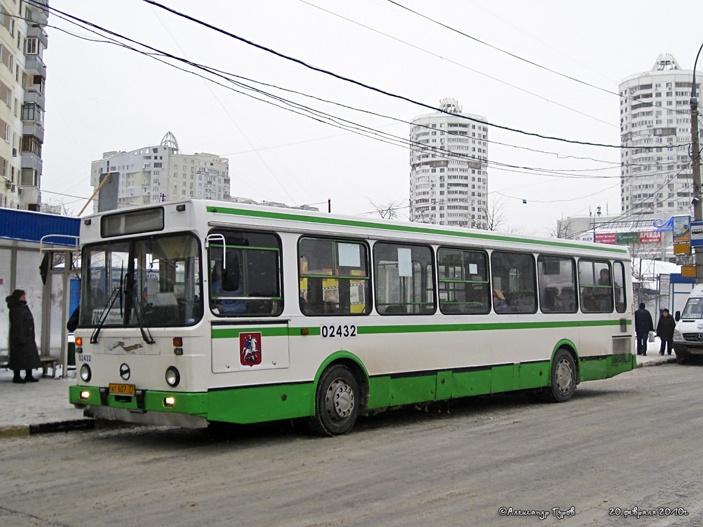 Москва, ЛиАЗ-5256.25 № 02432