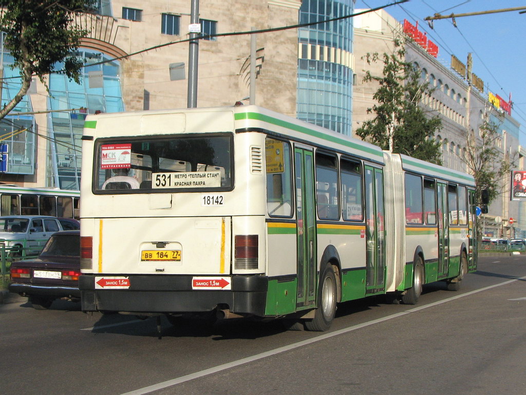 Москва, Ikarus 435.17 № 18142