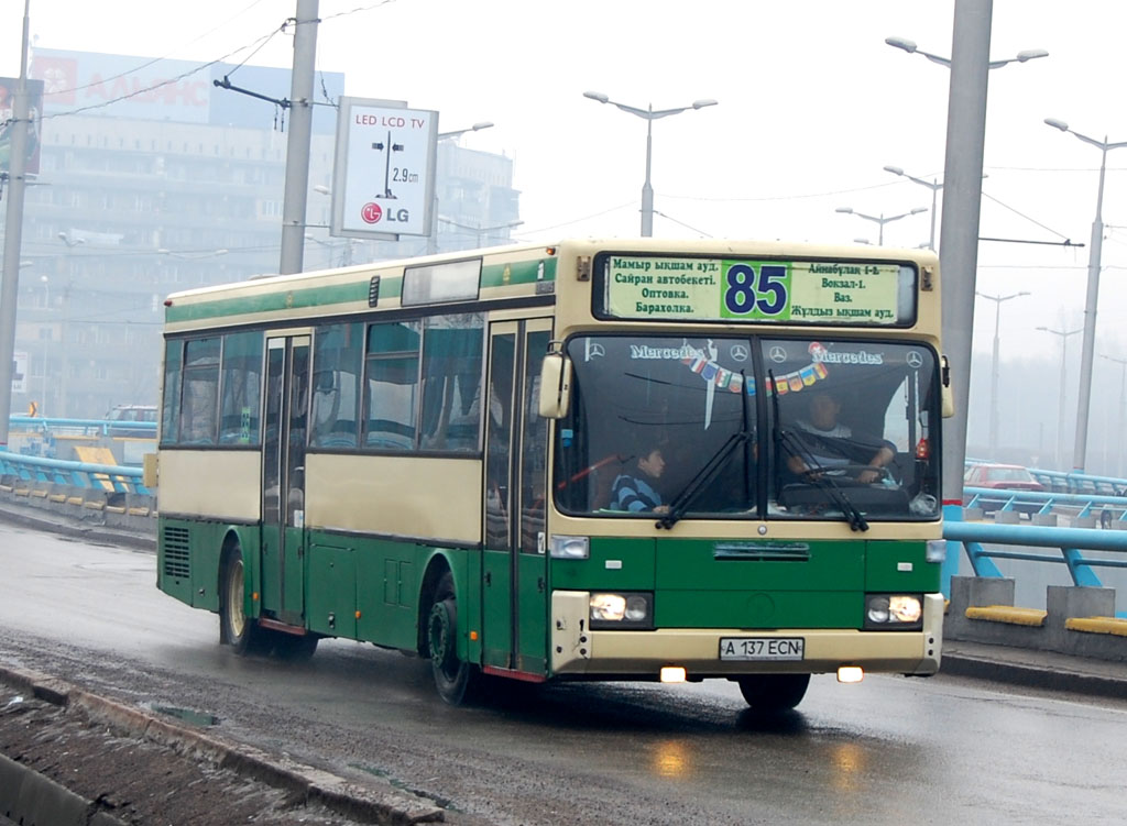 Алматы, Mercedes-Benz O405 № A 137 ECN