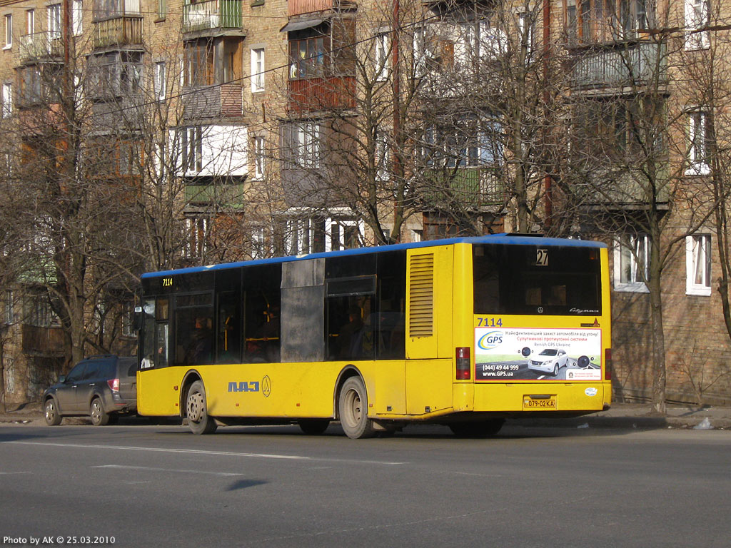 Kyjev, LAZ А183D1 č. 7114