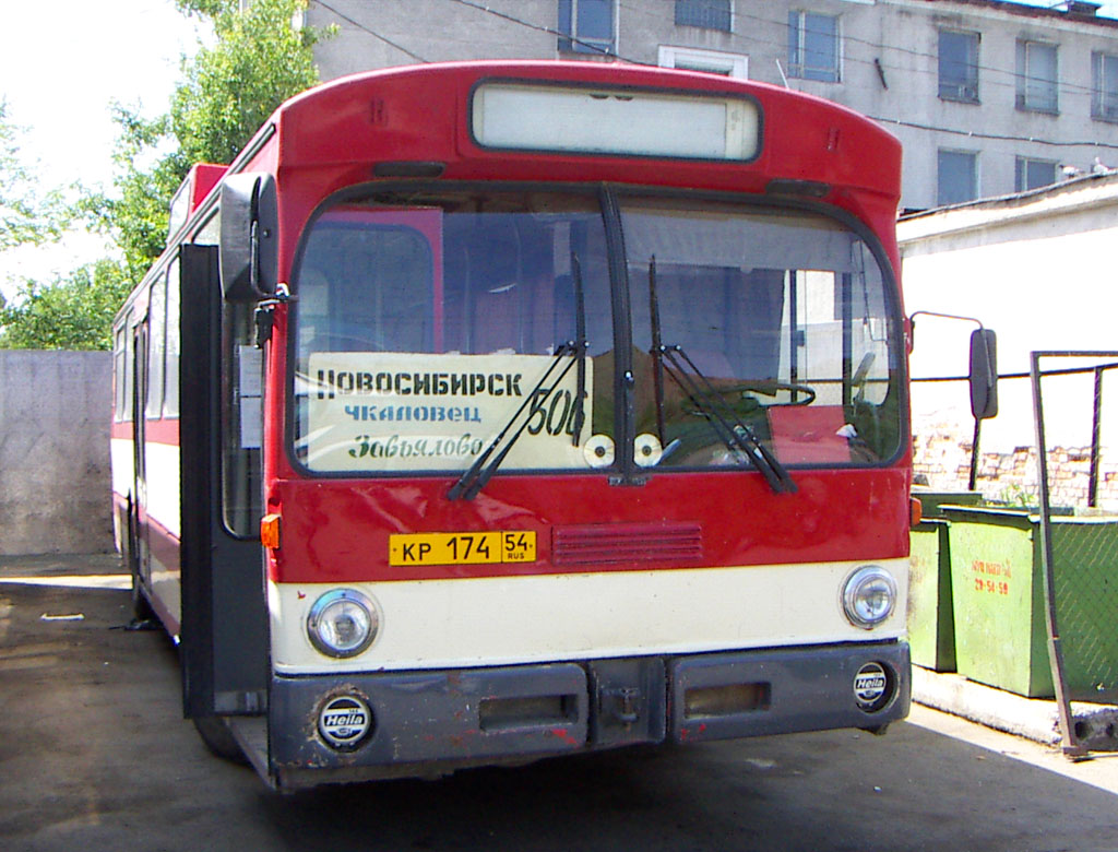 Новосибирская область, Mercedes-Benz O305 № КР 174 54