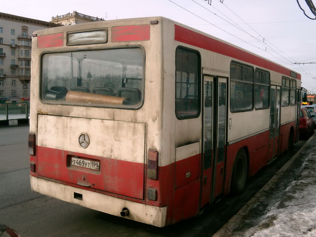 Moskwa, Mercedes-Benz O325 Nr Т 469 УТ 199