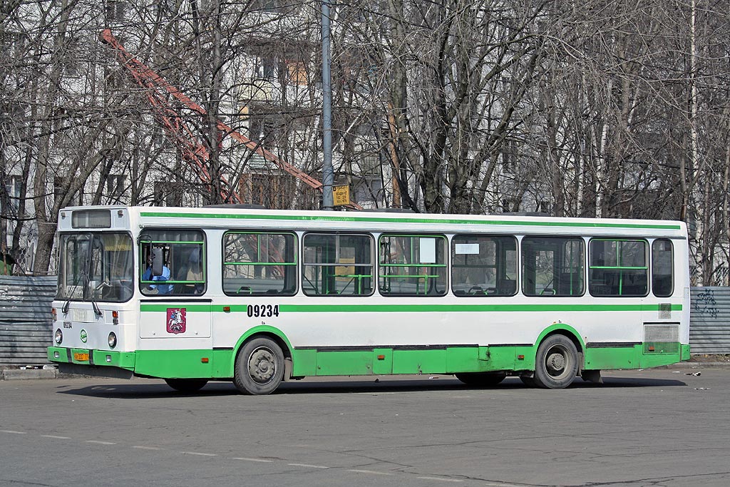 Moskva, LiAZ-5256.25 č. 09234