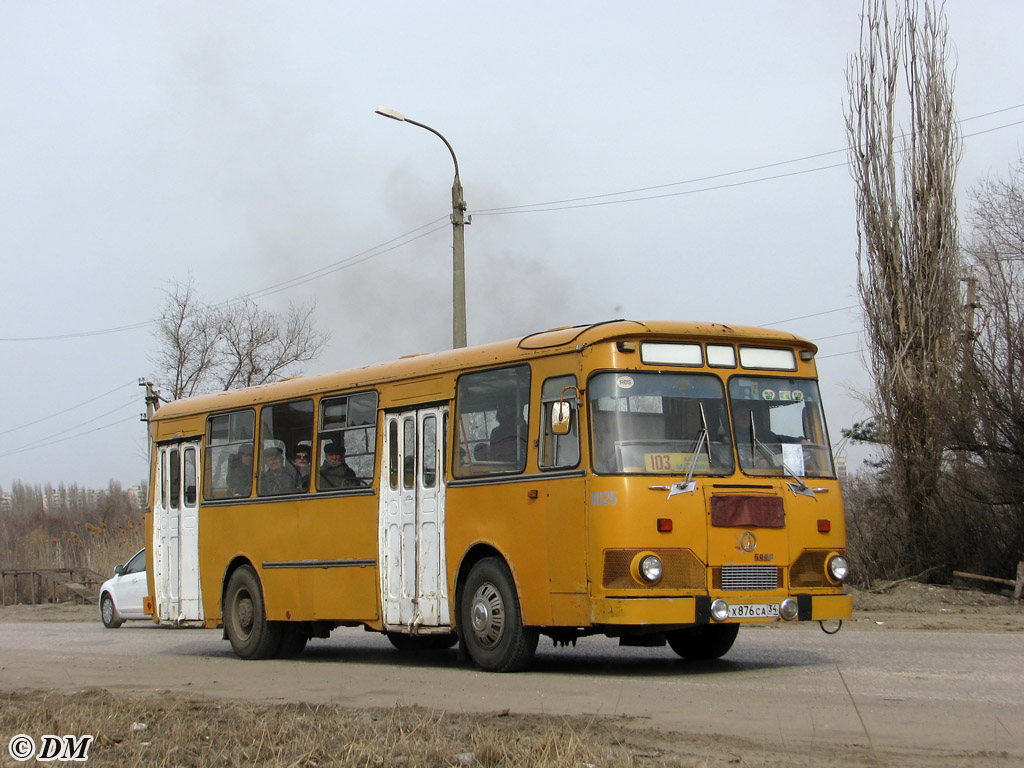 Волгоградская область, ЛиАЗ-677М № 8025