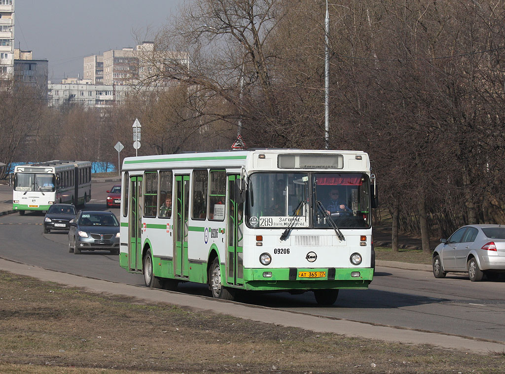 Москва, ЛиАЗ-5256.25 № 09206