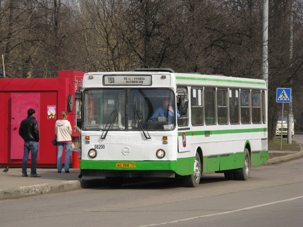 Москва, ЛиАЗ-5256.25 № 08200